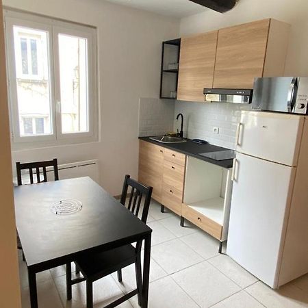 Petit Appartement Calme En Plein Centre Du Village De Ribiers Exterior photo
